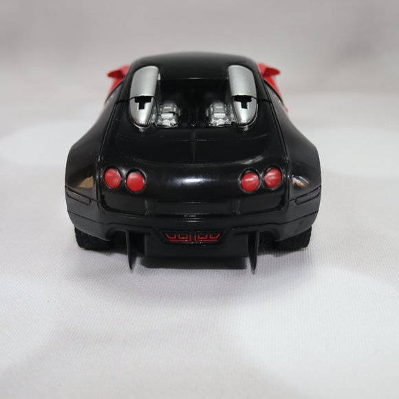 Deformed Car - Picture 5 of 12